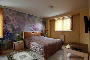Квартиры Новокузнецка 3-комнатные, "В Гости" апарт-отель 3х-комнатная