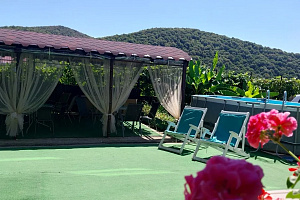Отдых в Архипо-Осиповке с подогреваемым бассейном, "Агат" гостевые комнаты с подогреваемым бассейном - забронировать