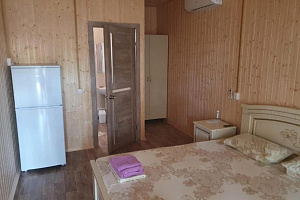 Частный сектор Дивноморского с кухней в номере, "Сосновый Двор" с кухней в номере - раннее бронирование
