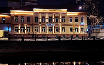 Бюджетное свидание на 14 февраля: недорогие, но уютные отели Москвы для пар