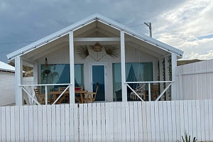 Гостевой дом в , "White Whale Beach" - фото
