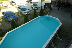 Гостевые дома Абхазии с бассейном, "У Арины" с бассейном
