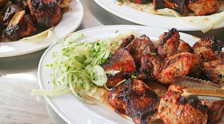 Как выбрать гостевой дом в Геленджике любителям местной кухни и кафе