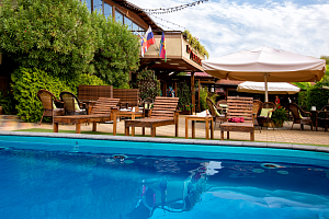 Отели Сириуса с подогреваемым бассейном, "LaTerrassa" с подогреваемым бассейном - цены