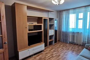 Квартиры Борисоглебска на месяц, 2х-комнатная Дзержинского 1/а на месяц - цены