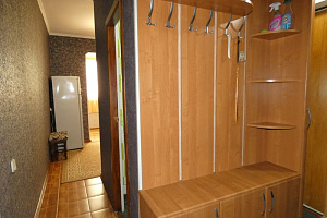 Квартиры Абхазии с кухней, 2х-комнатная Агрба 35 кв 89 с кухней - снять