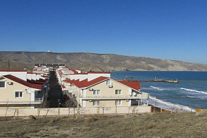 Отдых в Орджоникидзе на первой береговой линии, эллинг № 32 в Орджоникидзе (Феодосия) на первой береговой линии - фото