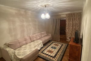 Квартиры Абхазии на месяц, 3х-комнатная Гумская 2 на месяц - цены