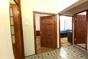 Квартиры Абхазии с кухней, 2х-комнатная Абазгаа 61/1 кв 17 с кухней - снять