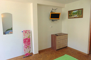 Гостевой дом Snug House в Новом Свете 7