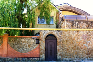 Дома Голубицкой с бассейном, "Марика" с бассейном - фото