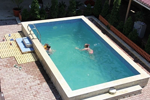 Отдых в Абхазии с бассейном, "Атлант" (бывший У Камо) с бассейном - забронировать