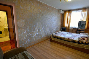Квартиры Судака с кухней, 2х-комнатная Айвазовского 25 с кухней