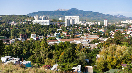 Как погода в Крыму в мае влияет на отдых в Алуште?