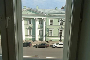 &quot;Очень светлая с красивым видом на улицу&quot; 2х-комнатная квартира в Санкт-Петербурге 11