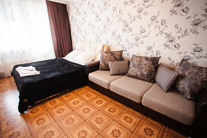 Квартиры Тюмени в центре, 1-комнатная 50 лет Октября 80к1 в центре - фото