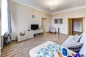 Отели Ленинградской области с собственным пляжем, 2х-комнатная Лиговский 107 с собственным пляжем - забронировать номер