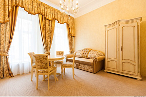 Комната в , "Версаль" - фото