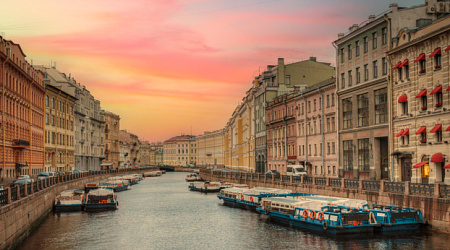 Белые ночи в отелях 4 звезды: Как выбрать лучший отель на пик сезона