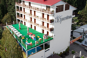 Отели Лазаревского с крытым бассейном, "Бристоль" с крытым бассейном - фото