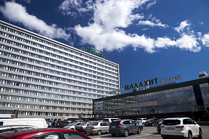 Гостиницы Челябинска с питанием, "Малахит" с питанием - фото