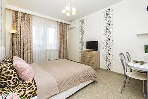 Лучшие гостиницы Краснодара, "ApartGroup Repina 1/2 Two-Room" 2х-комнатная - фото