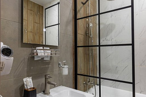 Фото номера «Deluxe Double Suite with balcony двуспальная кровать», 3