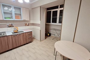 Квартиры Абхазии с кухней, 1-комнатная Лакоба 17 с кухней - снять