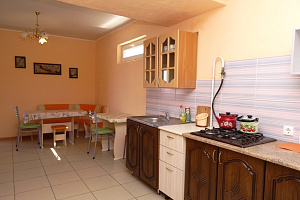 Дома Витязево с кухней, "Маринэль" частноеовладение с кухней - снять