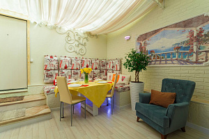 "Жемчужина ЛаМар двухэтажная рядом с Зимним театром" 2х-комнатная квартира