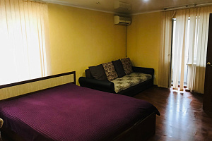 Отели Пятигорска с подогреваемым бассейном, 1-комнатгная Ленина 8 с подогреваемым бассейном - цены