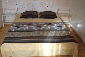 Отели Севастополя недорого, 2х-комнатная Большая Морская 52 недорого - забронировать номер