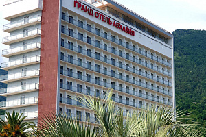 Гостиницы в Гагре в сентябре, "Абхазия Гранд"