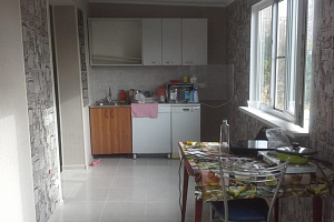 Частный сектор Абхазии с кухней в номере, Лакоба 2-пер 19 с кухней в номере - раннее бронирование