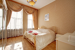 Квартиры Санкт-Петербурга у реки, 3х-комнатная Невский 81 у реки