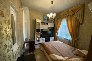 Гостиница в , комната под-ключ Суворова 13/а - фото