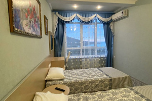 Отели Кабардинки с детской площадкой, "С вина море" 2х-комнатная с детской площадкой - забронировать номер