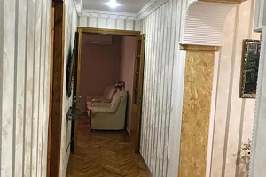 Квартиры Абхазии 3-комнатные, "Уютная для гостей до 5 человек" 3х-комнатная 3х-комнатная - раннее бронирование
