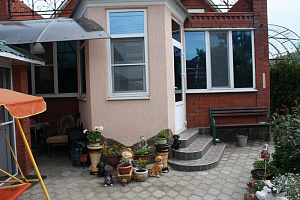 Гостевые дома Азовского моря с бассейном, "Теремок" с бассейном - фото