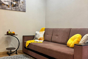 2х-комнатная квартира Максима Горького 16