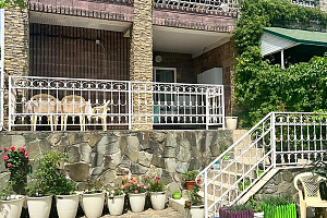 Снять жилье в Архипо-Осиповке, частный сектор в июле, "Лика" гостевые комнаты