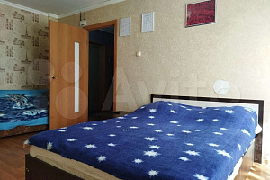 Квартиры Пензы на неделю, 1-комнатная Суворова 144 на неделю - цены
