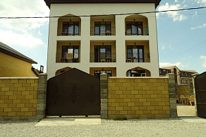Гостевые дома Криницы с бассейном, "Золотая Бухара" с бассейном - цены