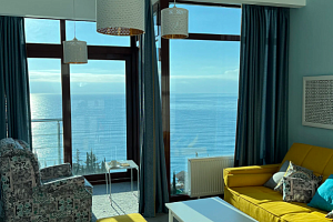 Квартиры Алушты с видом на море, "Небо" 2х-комнатная с видом на море - раннее бронирование