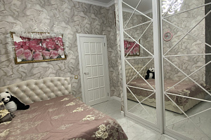 Квартиры Геленджика с бассейном, 2х-комнатная Крымская 22к13 с бассейном - фото