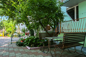 Гостевые дома Саки на базе Прибой, "Зеленый у маяка" - фото
