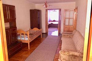 2-комнатная квартира Вардания 7 в Сухуме фото 2