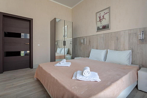 Отели Сириуса шведский стол, "Deluxe Apartment Бульвар Надежд 104" 3х-комнатная шведский стол - цены