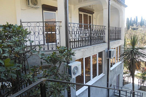 Гостевые дома Сухума с бассейном, "Никас-Эшера" с бассейном - цены
