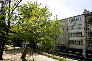Квартиры Гурзуфа на месяц, 3х-комнатная Подвойского 20 на месяц - фото